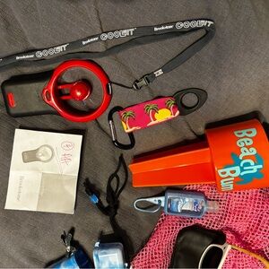 Summer Bag Fan White Sunglasses w/Bamboo.  cup and bottle holders/shell net